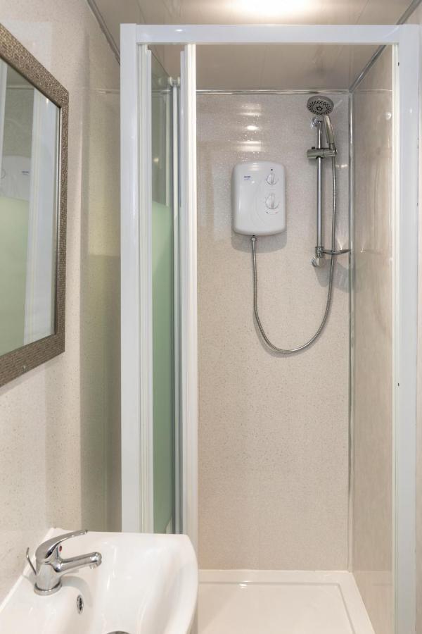 Stockton Town Centre Studio Apartments Free Parking And Wi-Fi Екстер'єр фото