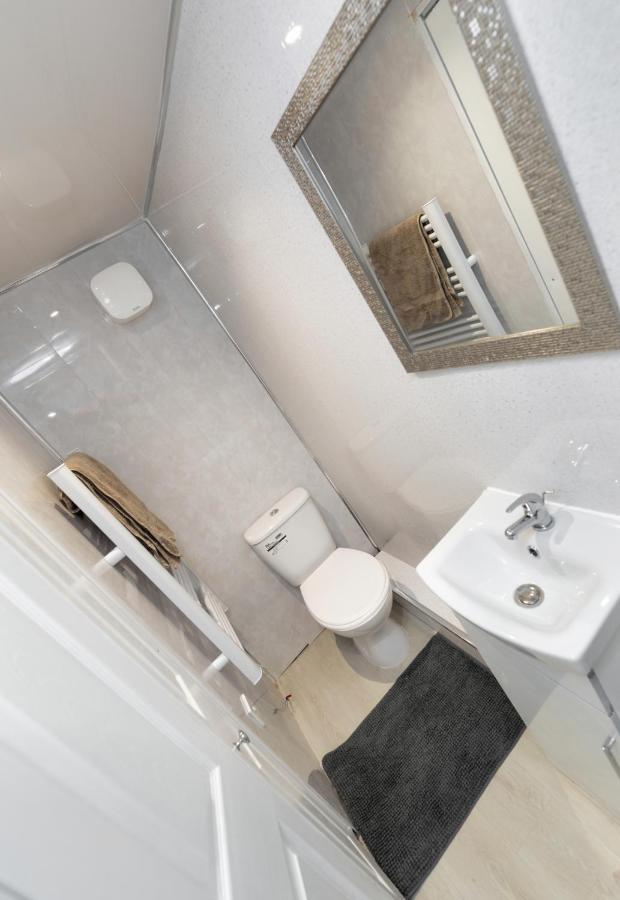 Stockton Town Centre Studio Apartments Free Parking And Wi-Fi Екстер'єр фото