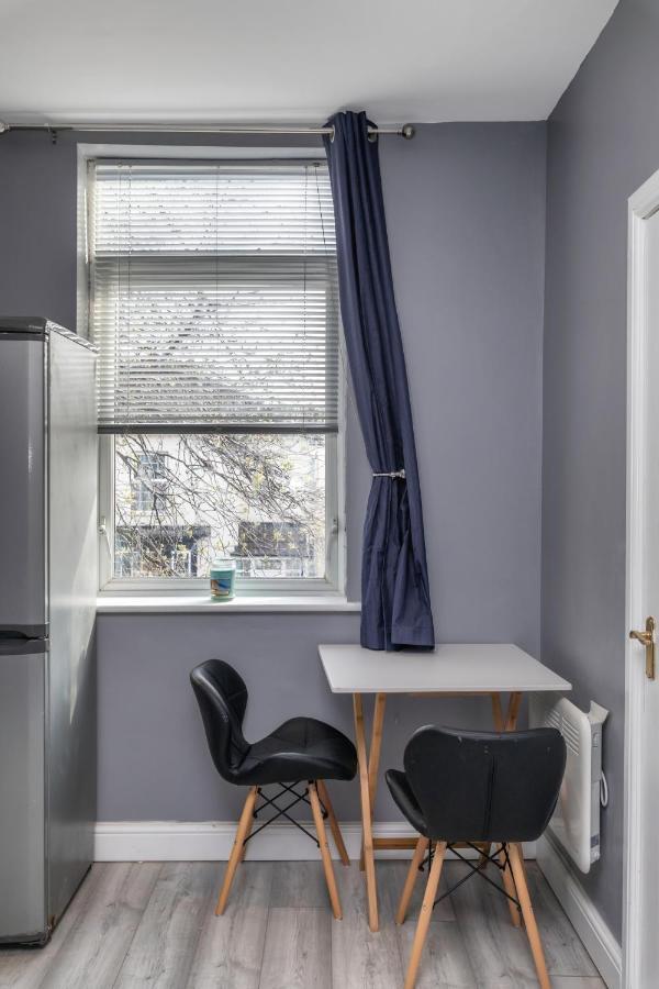 Stockton Town Centre Studio Apartments Free Parking And Wi-Fi Екстер'єр фото