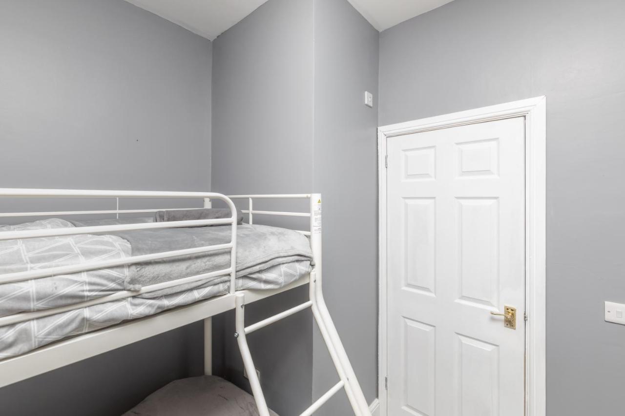 Stockton Town Centre Studio Apartments Free Parking And Wi-Fi Екстер'єр фото