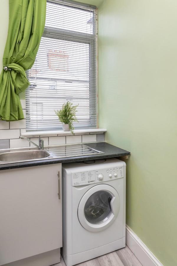 Stockton Town Centre Studio Apartments Free Parking And Wi-Fi Екстер'єр фото