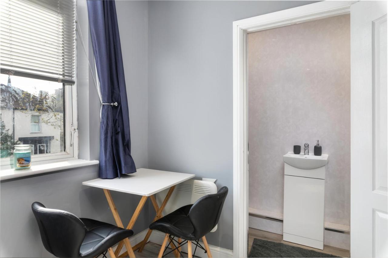Stockton Town Centre Studio Apartments Free Parking And Wi-Fi Екстер'єр фото