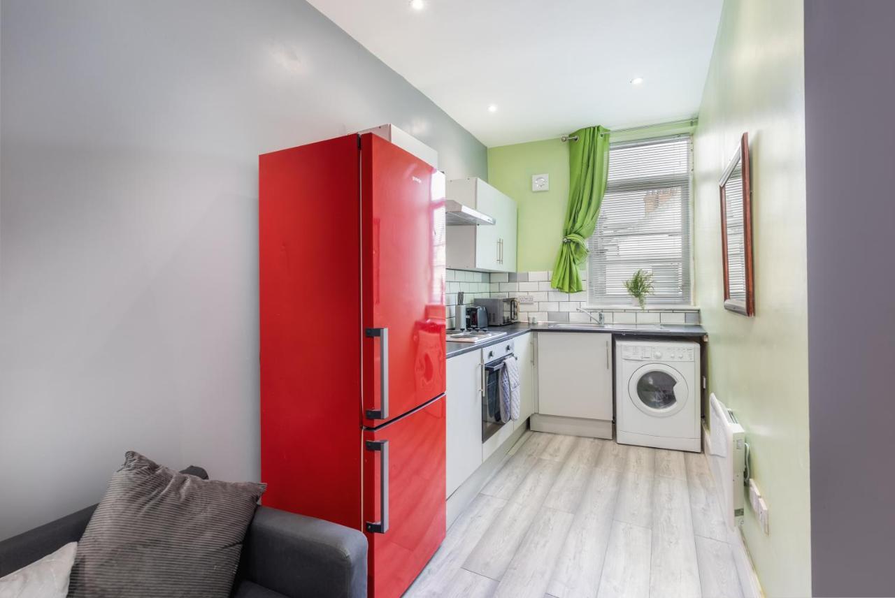 Stockton Town Centre Studio Apartments Free Parking And Wi-Fi Екстер'єр фото