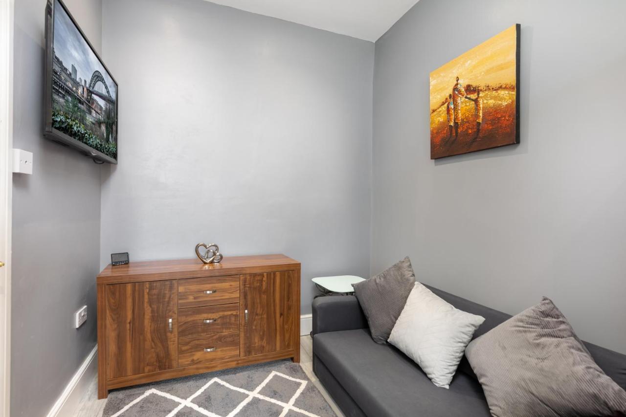 Stockton Town Centre Studio Apartments Free Parking And Wi-Fi Екстер'єр фото