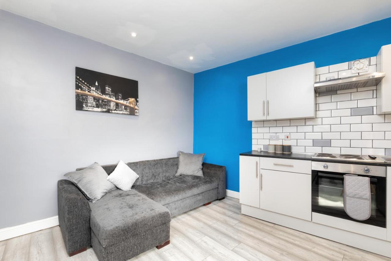 Stockton Town Centre Studio Apartments Free Parking And Wi-Fi Екстер'єр фото