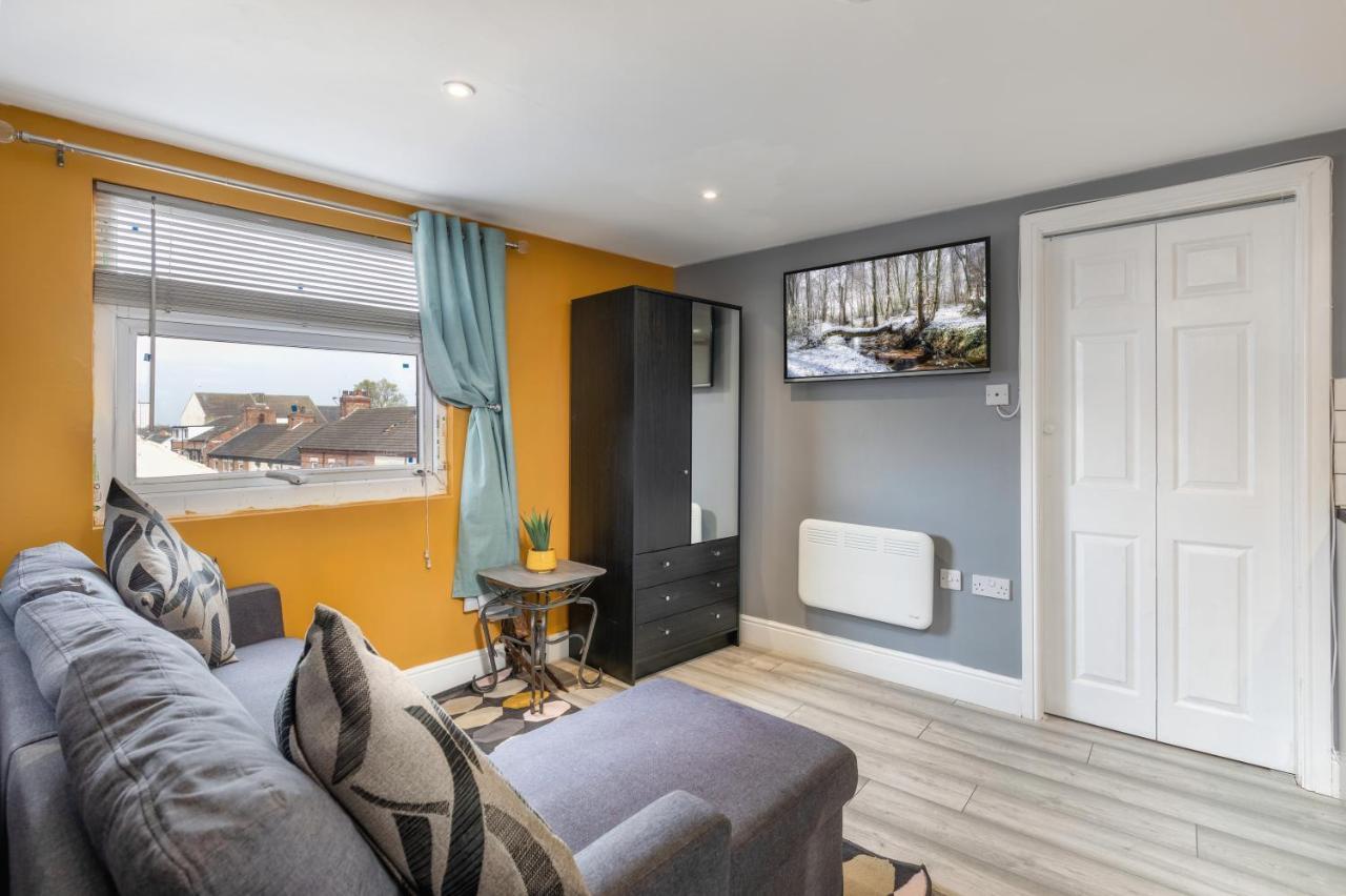 Stockton Town Centre Studio Apartments Free Parking And Wi-Fi Екстер'єр фото